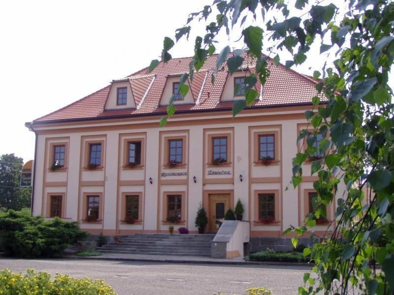 Hotel Zamecek Raspenava Exterior photo